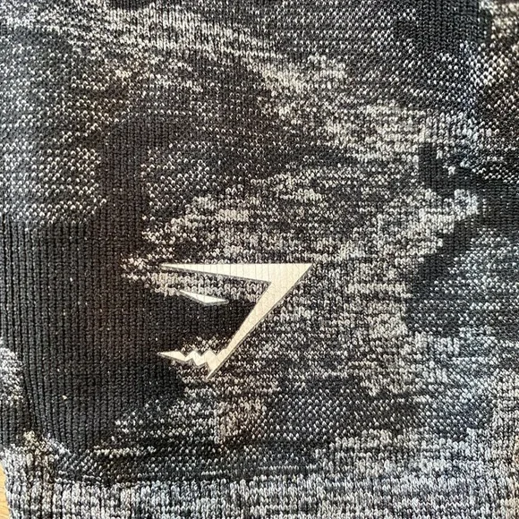 +FREE Legging! Gymshark Camo Seamless Scrunch High Waist in XS - Picture 8 of 14